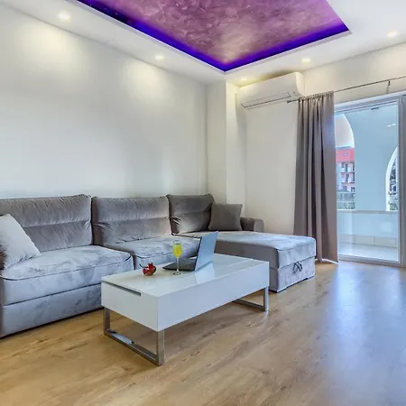 New, Modern With Hot Tub