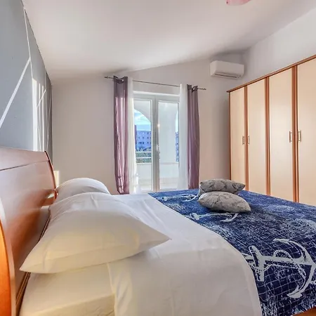 New, Modern With Hot Tub * Podstrana
